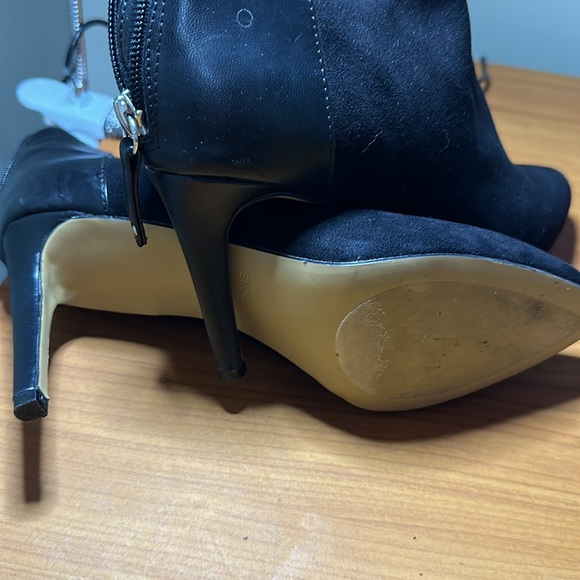 Boots - Picture 5 of 5